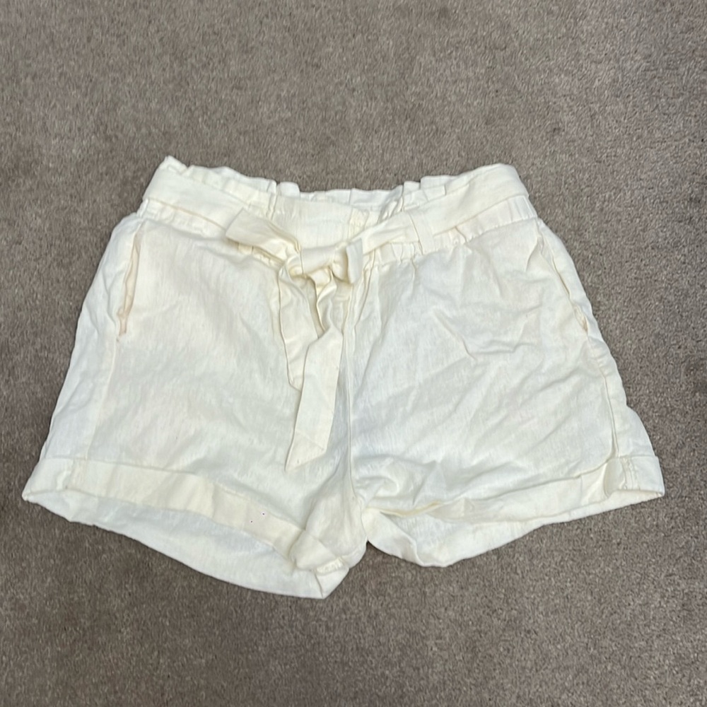 Light yellow paper bag short
